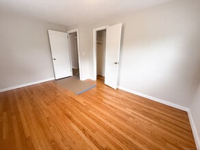 19 Sunrise Terrace in Simsbury, CT - Building Photo - Building Photo
