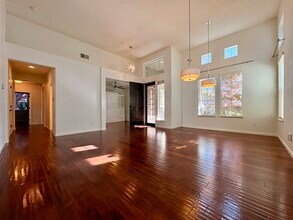 6048 Great Basin Dr in Roseville, CA - Building Photo - Building Photo