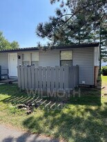 2000 Indianapolis Rd in Crawfordsville, IN - Building Photo