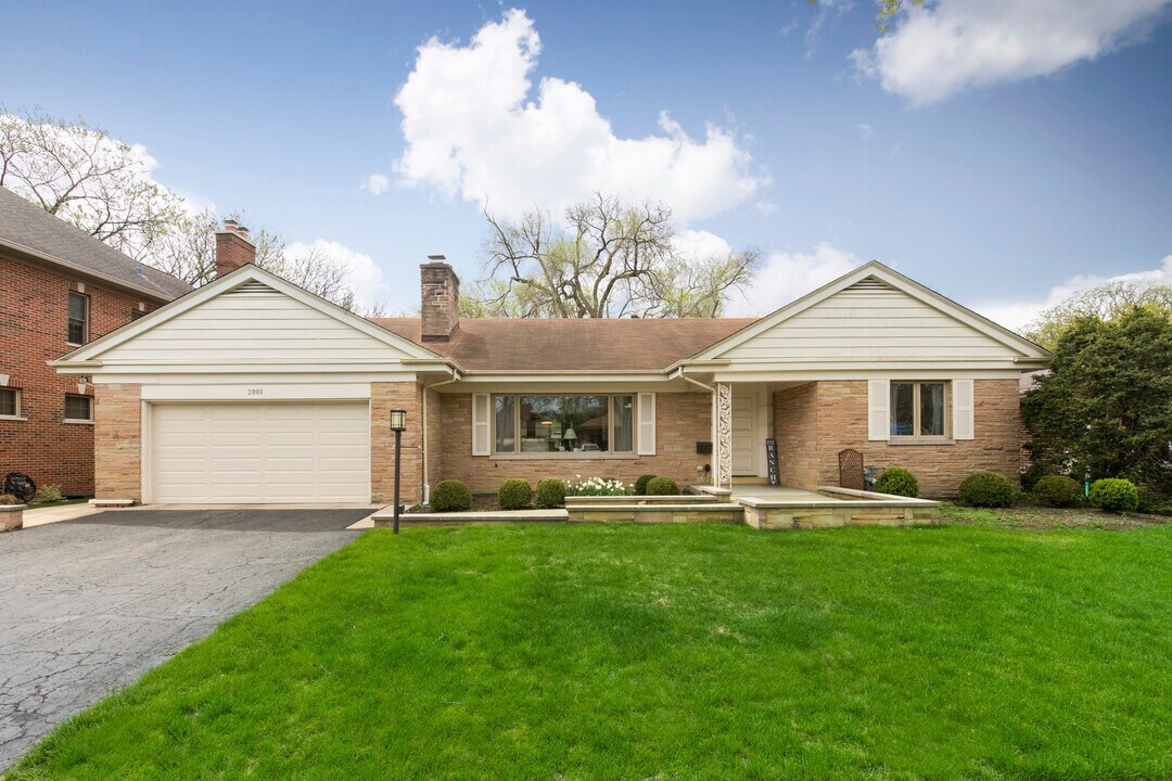 2001 Woodland Ave in Park Ridge, IL - Building Photo
