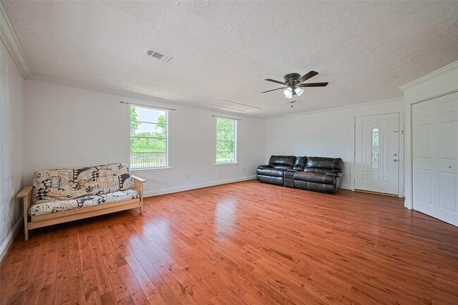1833 Hillhouse Rd in Pearland, TX - Building Photo - Building Photo