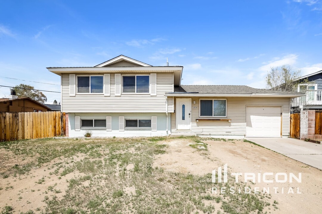 3459 Rauscher Dr in Reno, NV - Building Photo