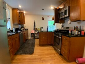 55 Lowell St, Unit Rear unit in Somerville, MA - Building Photo