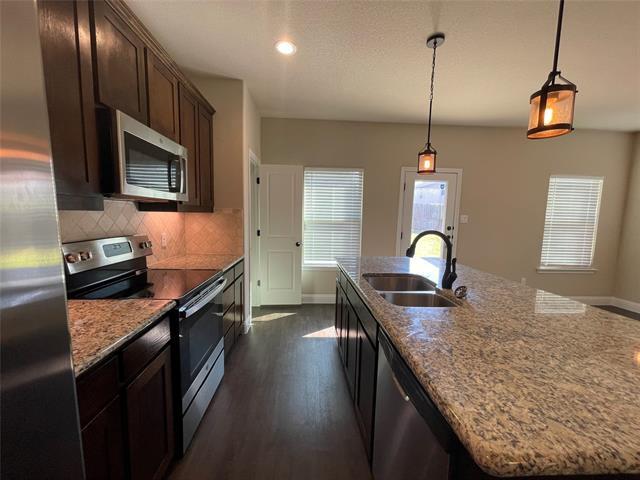 805 Jameson St in Weatherford, TX - Building Photo - Building Photo