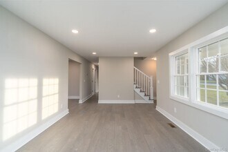 970 Village Ln in Mattituck, NY - Building Photo - Building Photo