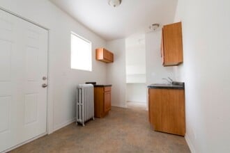 1010 S 2nd Ave Maywood, IL 60153 in Maywood, IL - Building Photo - Building Photo