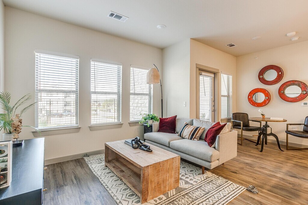 Chisholm Trace Apartments Cleburne, TX Apartments