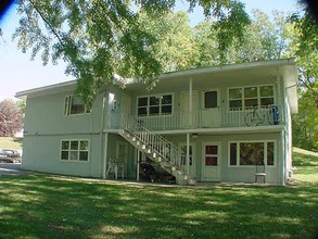 Vista View Apartments in Burnsville, MN - Building Photo - Building Photo