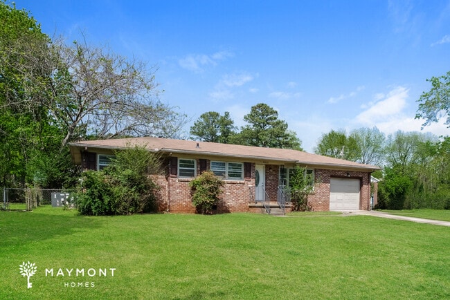 4800 Westwood Dr NW in Huntsville, AL - Foto de edificio - Building Photo