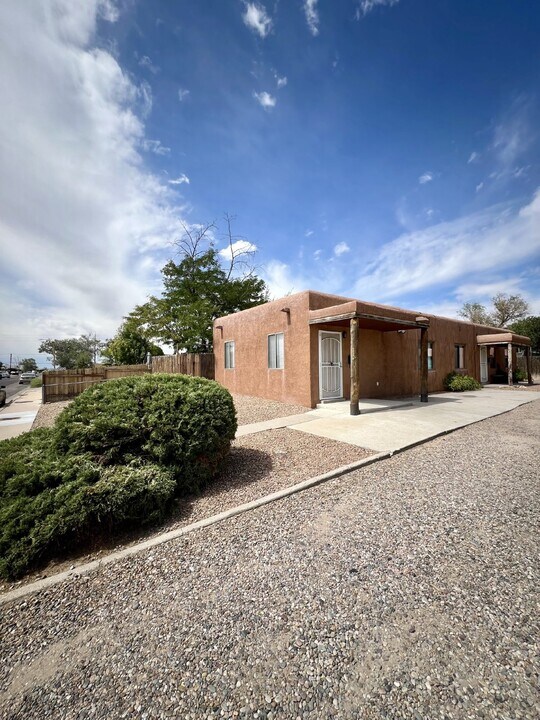 3529 Ross Ave SE in Albuquerque, NM - Building Photo