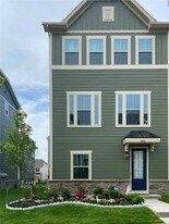 2008 Hemlock Ln in Mars, PA - Building Photo