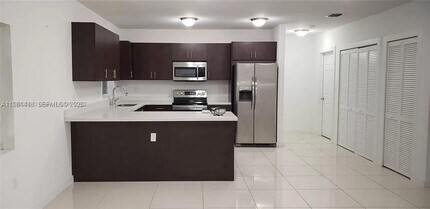 2285 NW 91st St in Miami, FL - Building Photo - Building Photo