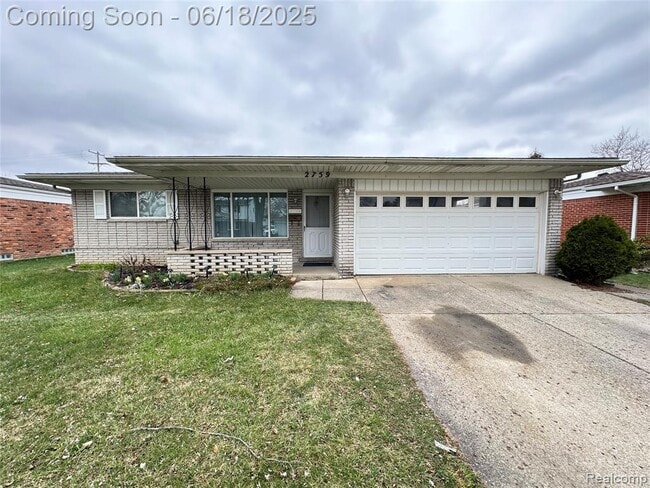 property at 2759 Saratoga Dr