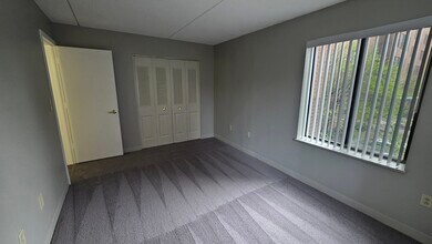 50 Harbor Point Blvd in Boston, MA - Building Photo - Building Photo