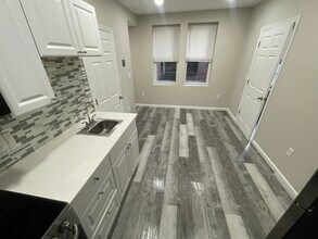 205 Endicott St, Unit 2 in Boston, MA - Foto de edificio - Building Photo