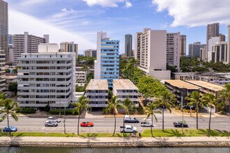 Ala Wai King Apartments in Honolulu, HI - Foto de edificio - Building Photo