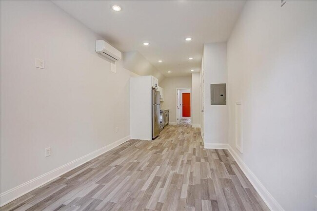 95 E Duval St in Philadelphia, PA - Building Photo - Building Photo