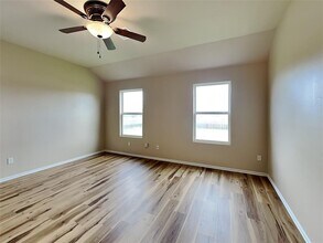 1705 Cambridge Row in The Village, OK - Building Photo - Building Photo