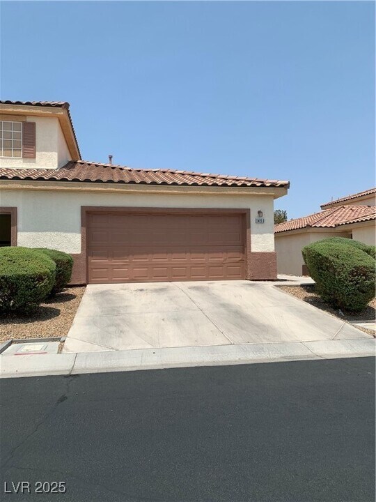 1490 Orange Jubilee Rd in Henderson, NV - Building Photo