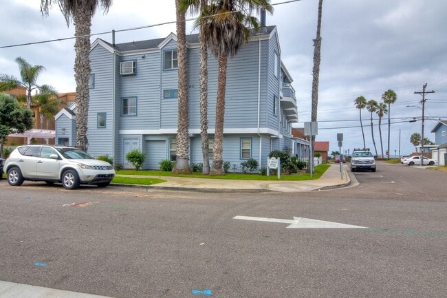 605 S Myers St in Oceanside, CA - Foto de edificio - Building Photo