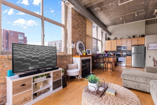 property at 1528 S Wabash Ave