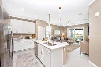 17625 Opal Sand Dr, Unit 301 in Venice, FL - Building Photo - Building Photo