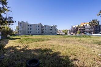 1500 Hi Point St in Los Angeles, CA - Building Photo - Building Photo