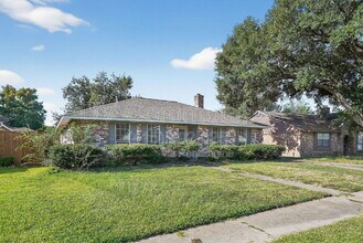 15707 Lone Tree Dr in Houston, TX - Building Photo - Building Photo