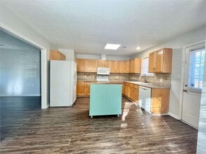 233 Hawks Nest Rd in Commerce, GA - Building Photo - Building Photo