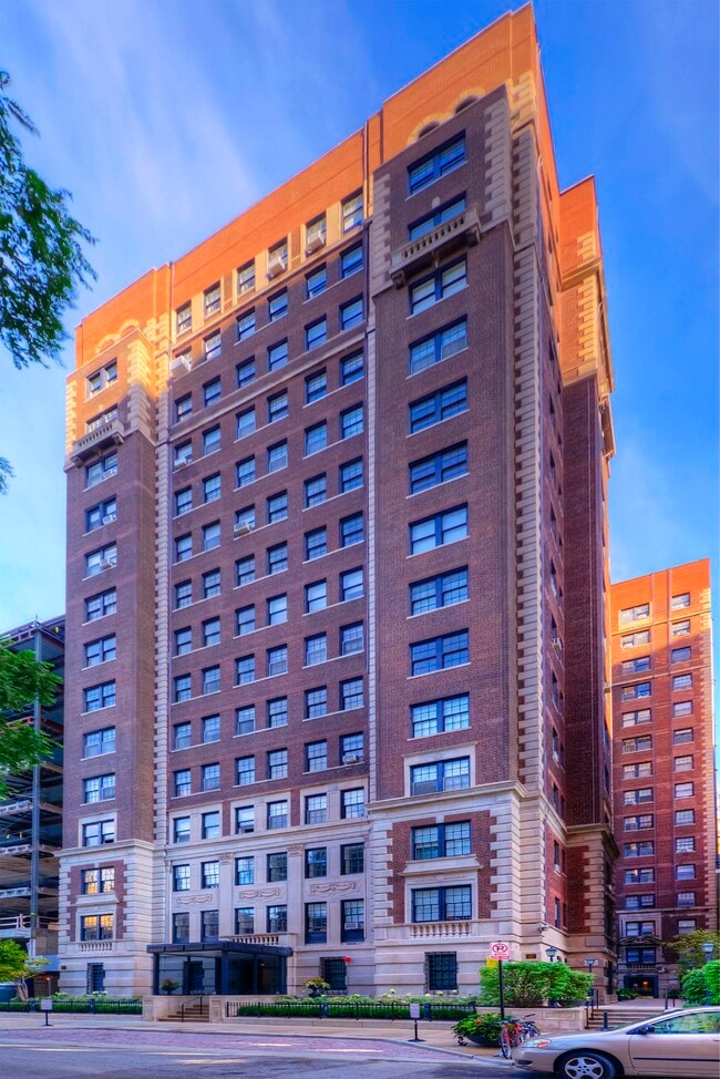 422-24 Melrose
