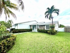 1361 N Fieldlark Ln, Unit D-102 in Homestead, FL - Building Photo