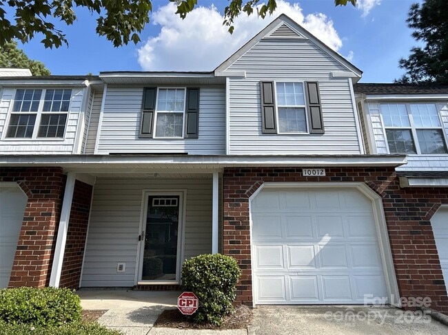 10012 University Park Ln