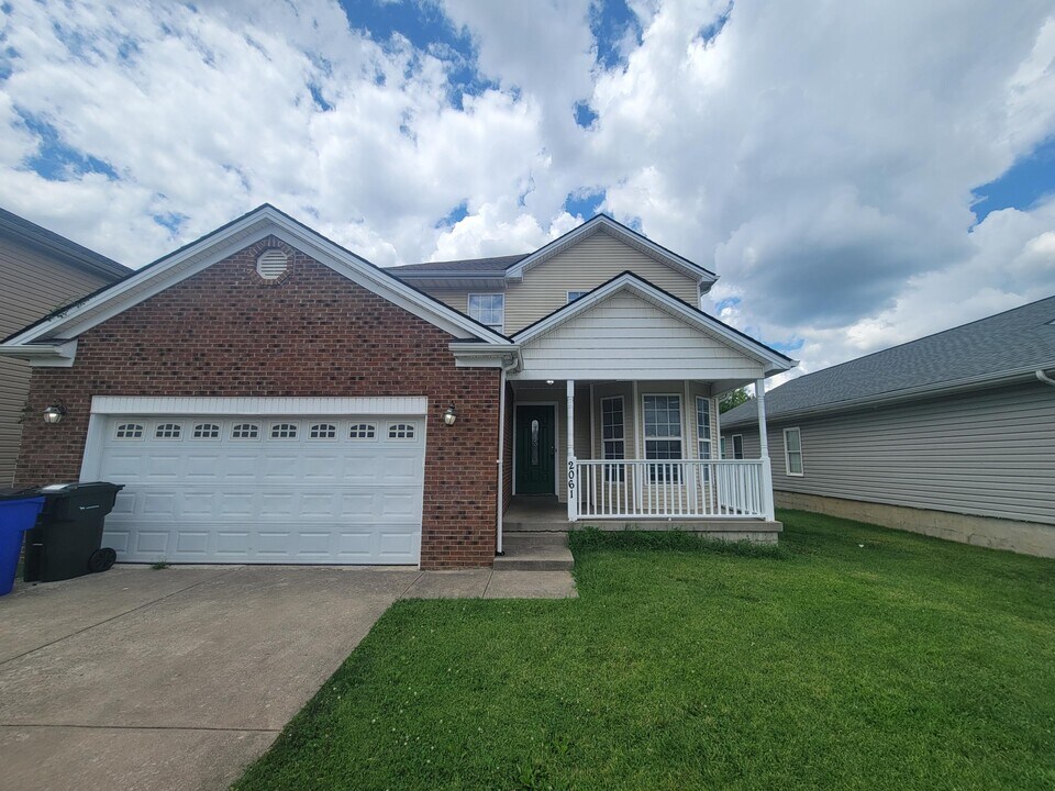 2061 Polk Ln in Lexington, KY - Building Photo