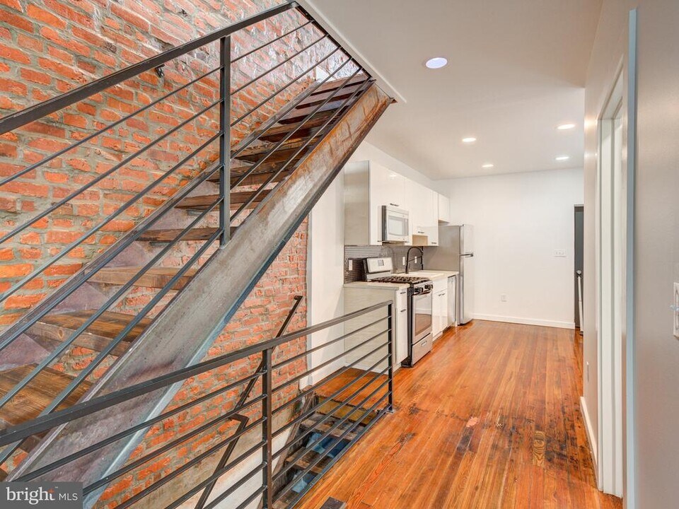 2316 E Cambria St in Philadelphia, PA - Building Photo