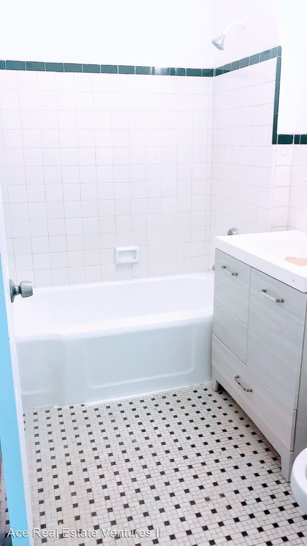 1895 SW 22nd St in Miami, FL - Building Photo - Building Photo