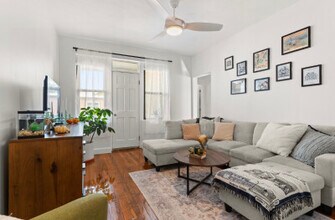 325 Summit Ave, Unit #203 in Boston, MA - Building Photo - Building Photo