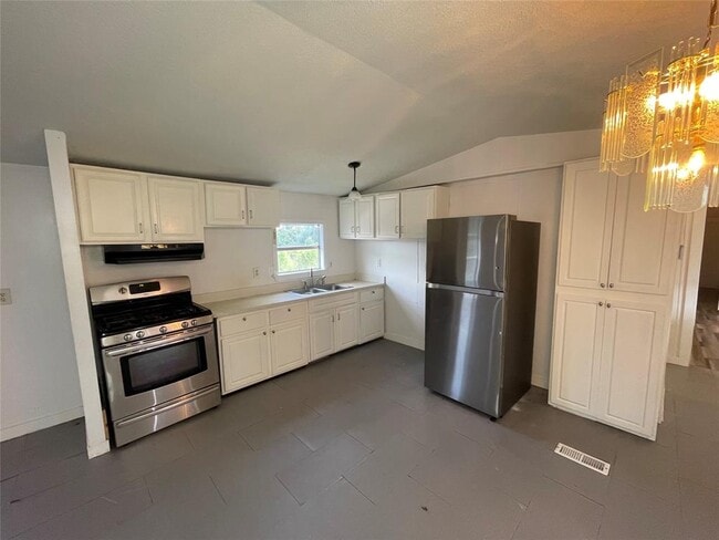 property at 747 Rd 5210