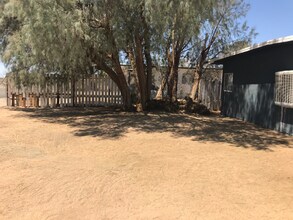 26717 Ferguson St in Boron, CA - Foto de edificio - Building Photo