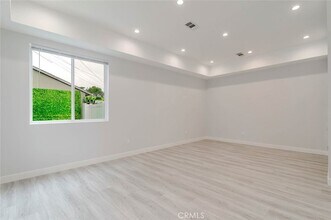 9035 Rathburn Ave in Los Angeles, CA - Foto de edificio - Building Photo