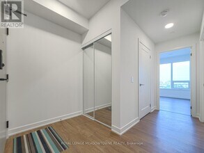 5105-5105 Hurontario St in Mississauga, ON - Building Photo - Building Photo