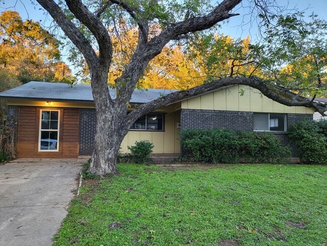 1713 Chip-N-Dale Dr in Arlington, TX - Building Photo - Building Photo