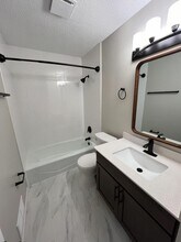 2087 Bradley St in St. Paul, MN - Building Photo - Building Photo