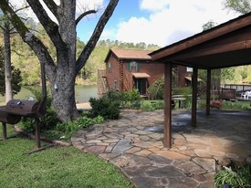 Lodge at Cozy Acres in Mountain Pine, AR - Building Photo
