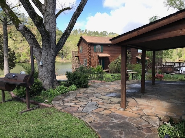 Lodge at Cozy Acres in Mountain Pine, AR - Foto de edificio