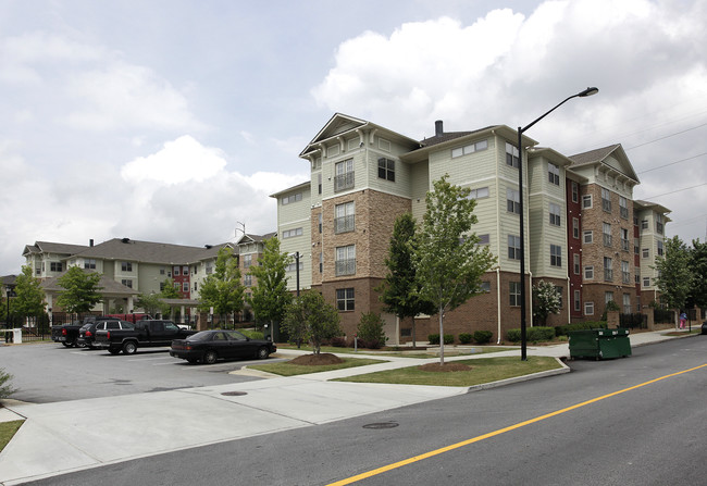 Veranda At Auburn Pointe