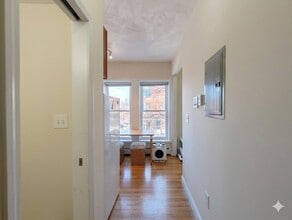 1056 Cambridge St, Unit 3F in Cambridge, MA - Building Photo - Building Photo