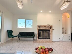 1745 College View Pl in Los Angeles, CA - Building Photo - Building Photo