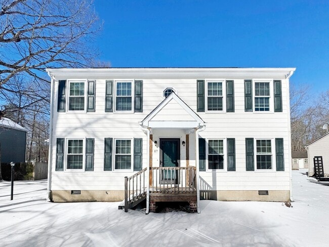 property at 117 Five Oaks Ln