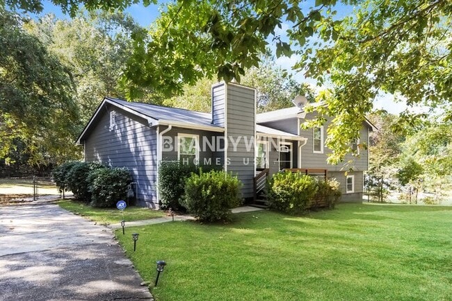 100 Crawford Cir in Newnan, GA - Building Photo - Building Photo