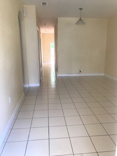 1677 SE 27th Ct, Unit 106 in Homestead, FL - Foto de edificio - Building Photo